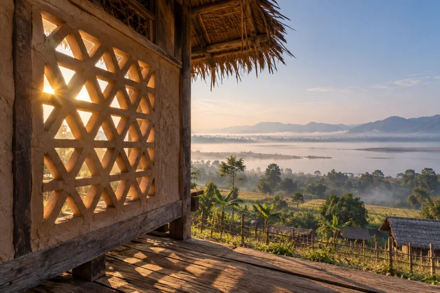 ช่องลมพื้นบ้านและแสงเงาภายในเรือนเรียบง่าย